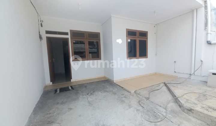 For Sale: Ready-to-Live House in a Safe, Comfortable, and Strategic Complex, Duren Sawit 2