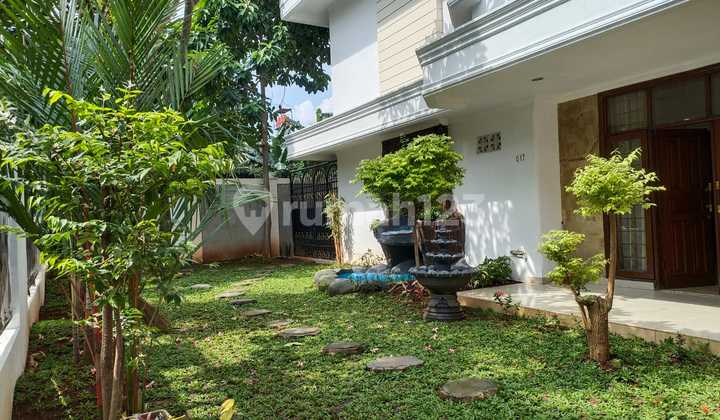 Luxury House on Main Road in Complex 10 Minutes to Tebet Flood-Free, Duren Sawit East Jakarta 2
