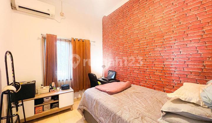 Beautiful and Well-Maintained House Located in a Safe and Comfortable Environment. Tanjung Barat, South Jakarta. 2