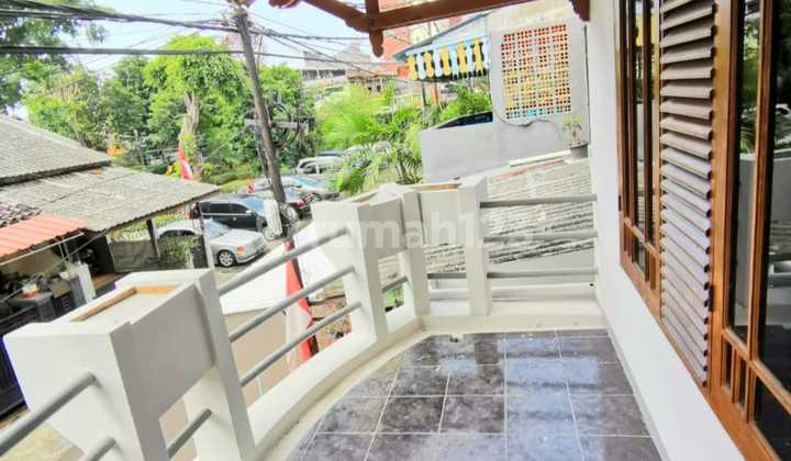 Ready-to-Occupy House in a Secure Complex with a Guarded Environment. Pondok Kelap Duren Sawit 2