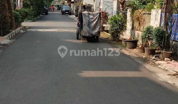 Dijual Rumah Tua Hitung Tanah Dalam Komplek Dengan Akses Jalan Lebar Tidak Banjir.duren Sawit Jak Tim 2