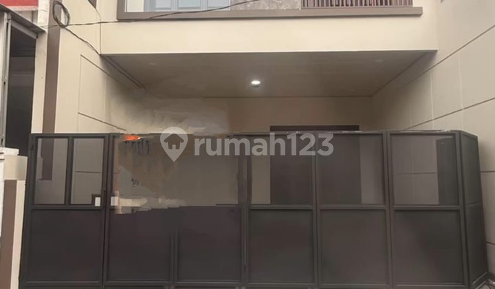 Rumah Mewah Dalam Komplek Lingkungan Aaman dan Nyaman Rawamangun Jakarta Timur