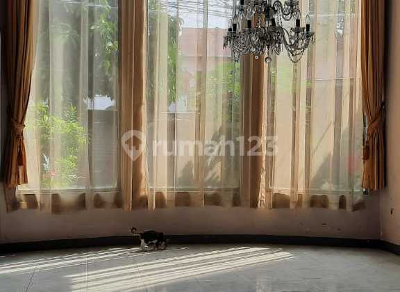 Rumah Mewah Dalam Komplek Mtraman Kec.matramn Jakarta Timur