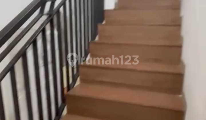 At J Exclusive House in a Complex with Access for 2 Cars, Flood-Free. Duren Sawit, East Jakarta. 2