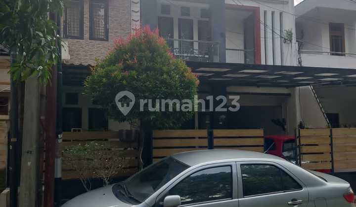 Luxury House in a Complex with Wide Road Access, Cool and Comfortable Environment. Eramas, Cakung, East Jakarta. 2