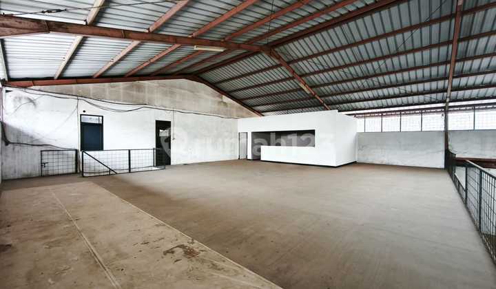 Disewakan Gudang Sangat Bagus Tempat Strategis di Cibolerangdekat Pintu Tol Kopo