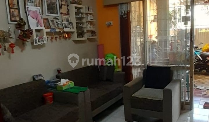 Rumah Bebas Banjir Semi Furnished di Tamam Rahayu 2