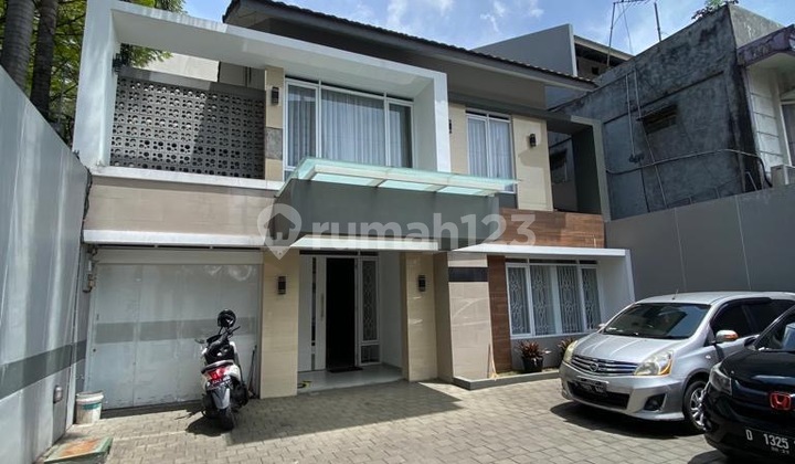 Rumah Modern Minimalis Mainroad Ciumbuleuit Bandung 2