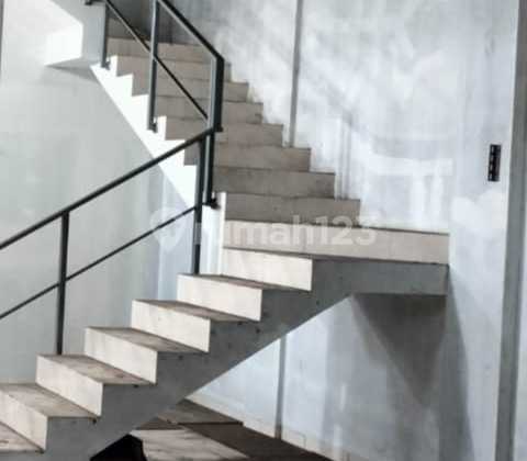 For Sale: Super Strong Quality Shophouse, Suitable for Hardware Stores or Other Heavy Loads on Jalan Utama Ahmad Yani. 2