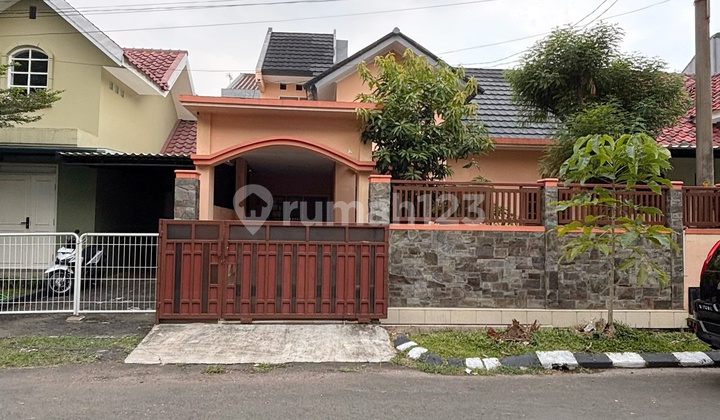 House for Rent in Kemang Pratama, Semi-Furnished with 2 Bedrooms + 1 House for Rent in Kemang Pratama, Semi-Furnished with 2 Bedrooms + 1