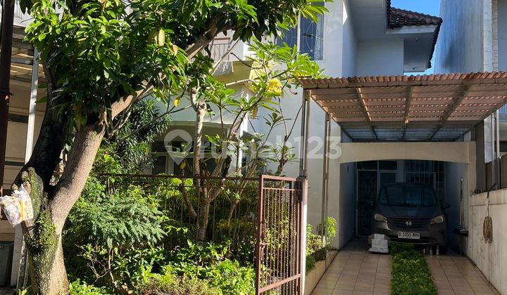 Two-Story House in a Safe and Serene Neighborhood 2