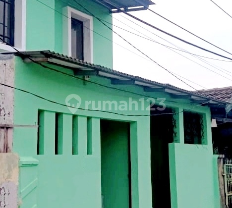 For Sale 2 Doors 2 Floors Fully Renovated House in Villa Tangerang Indah Periuk Tangerang City Flood-Free