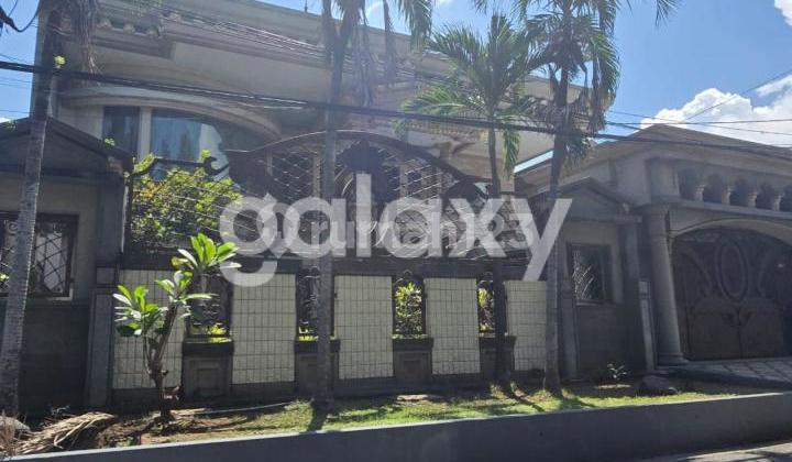 Rumah Mewah 2 Lantai di Jl. Bintang Diponggo Surabaya