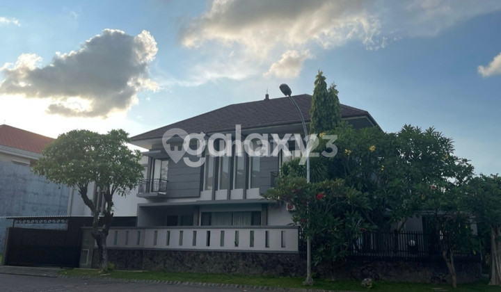 Rumah Mewah Siap Huni di Chofa Satelit Surabaya