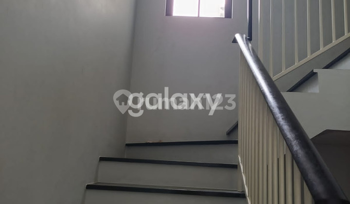 Rumah Oakwood Park,Citraland,Surabaya 2