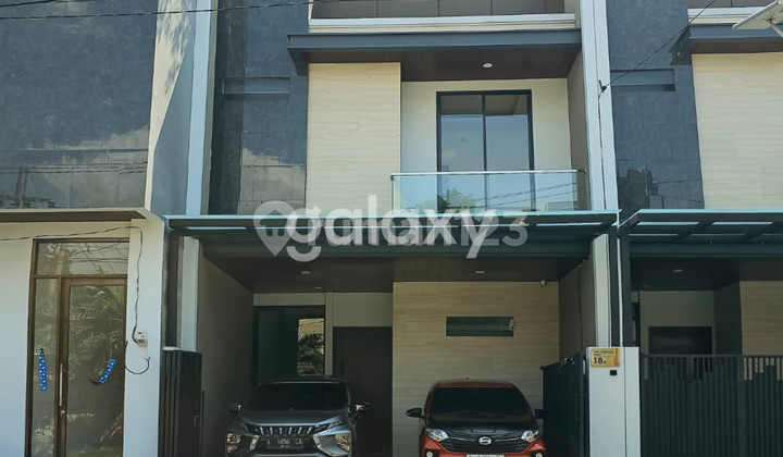 New Fresh Soho House in Dukuh Kupang, West Surabaya