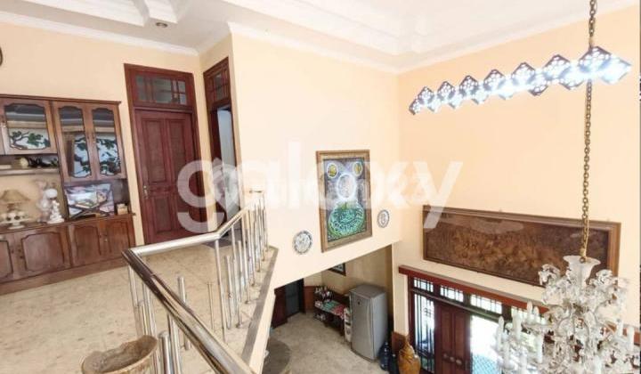 Rumah Mewah 2 Lantai Daerah Ketintang Wiyata Surabaya 2