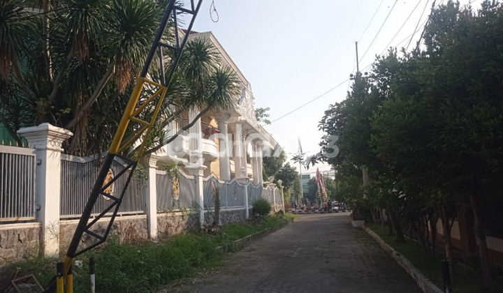 Rumah Mewah Bergaya Klasik Di Lokasi Elit Sidoarjo 2