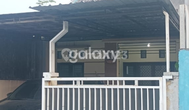 House for sale in a strategic location near Merr, campus, and hospital in East Surabaya.