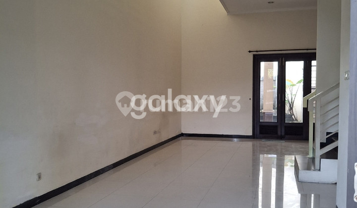 For sale: beautiful and majestic house in a strategic location. 2