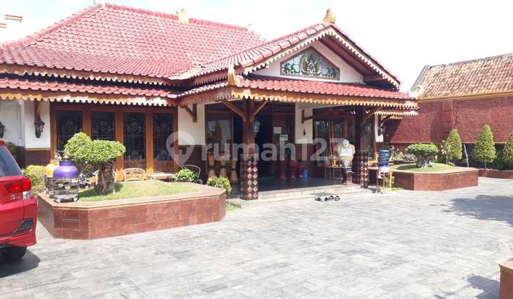 Rumah Exclusive 851 M2 di Pusat Kraton Yogyakarta + 4 Ruko Rumah Bagus SHM di Kraton