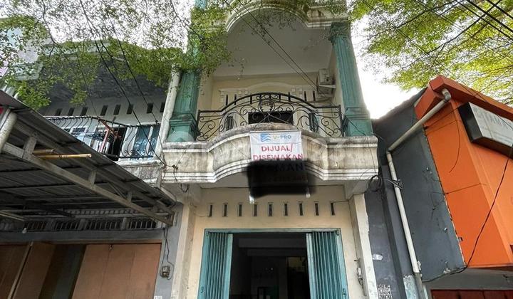 Rented Shop House on Ratu Langi Street, Central Makassar City 2