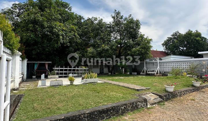 Villa-Style Concept House in Makassar City with SHM 2