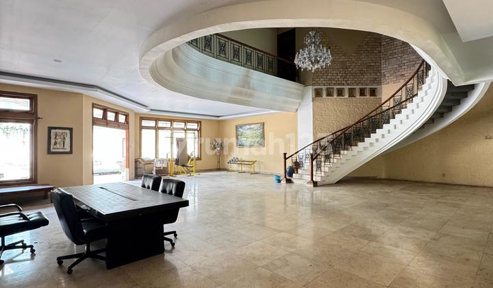 Luxury City Center House for Sale, Near Everything, Negotiable Until Deal 2