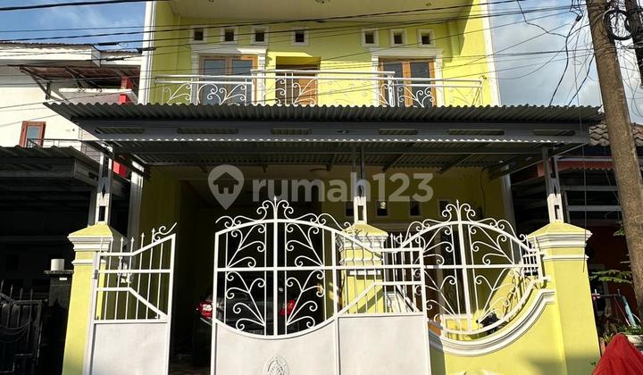 Dijual Rumah Cantik Tengah Kota Makassar, 2 Lantai - Kompleks Green House 1