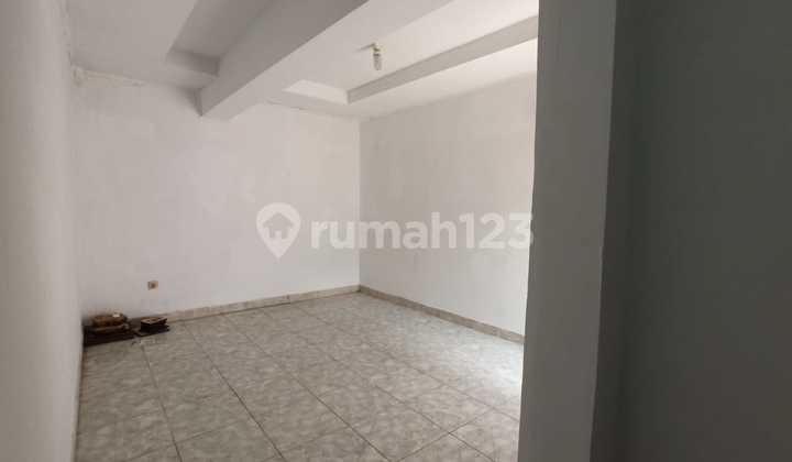 For Sale House in Daan Mogot Estate, West Jakarta 2