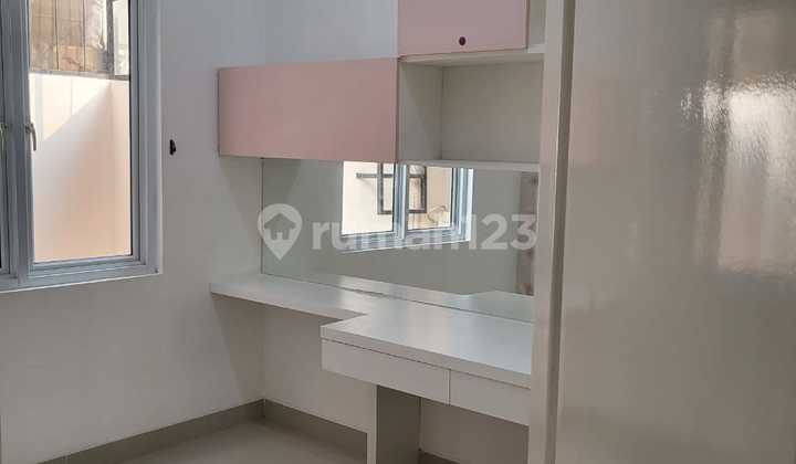 Dijual Rumah di Kompleks Angel Residence, Jakarta Barat 6x16 2