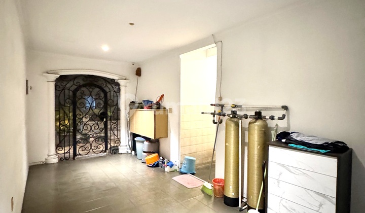 Dijual Rumah Mewah Classic di Permata Buana, Jakarta Barat 2