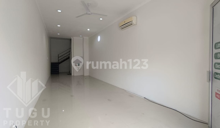 Shop for Rent near Magelang Street Jogja, Close to Tugu, Borobudur Plaza, SMAN 4, Jogja City Mall JCM, Aletheia Church, Kalam Kudus and Budi Utama Schools 2