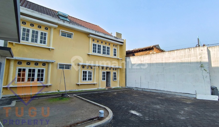 3-Story Shop House for Rent in Wirobrajan, Jogja, 2nd and 3rd Floors Swiftlet Nesting, Near PGRI Campus, AMC Hospital, Southern Square, SMAN 1 High School. 2