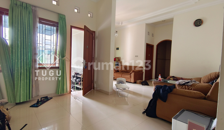 Boarding House / Homestay 5 Bedrooms Furnished for Rent Jogja Area Godean Street, 3 AC Rooms, Near Mirota Godean, State High School Sman 2 Bener, Land College Stpn, Mutiara Persada School, Near Tugu Jogja, Asmi Santa Maria, Mang Engking Soragan