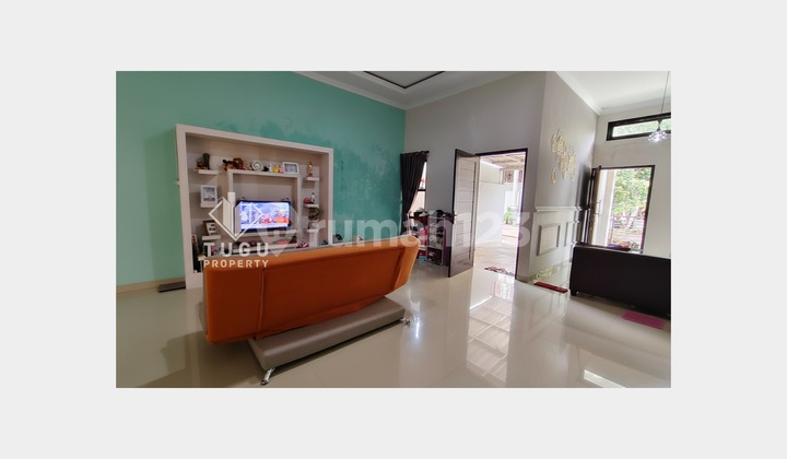 Semi-Furnished House for Sale on Godean Street, Near Godean Market, Near Bale Roso Restaurant, Iwak Kalen Restaurant, Near Mulia Department Store, Near Padang Munggur, Near Godean Police Station, Near Godean District Office