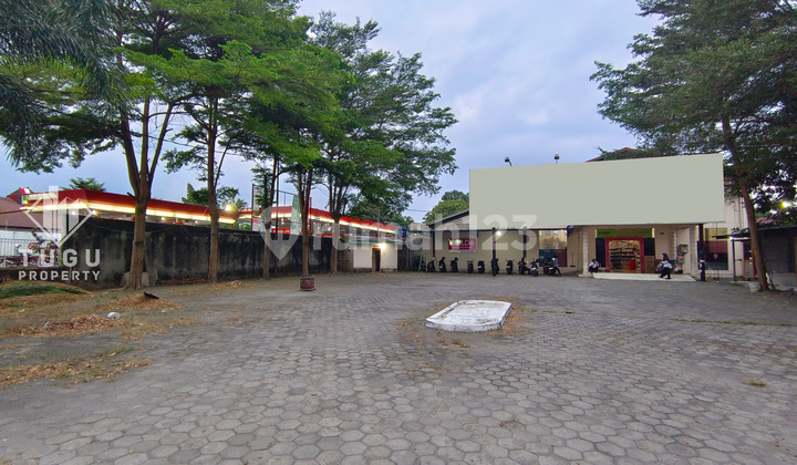 Commercial Space for Rent in Jogja, Bantul Street, Very Spacious Parking, Near Pojok Beteng Kulon, Alun Alun Kidul, PASTY, Gading Clinic Commercial Space for Rent in Jogja, Bantul Street, Very Spacious Parking, Near Pojok Beteng Kulon, Alun Alun Kidul, PASTY, Gading Clinic