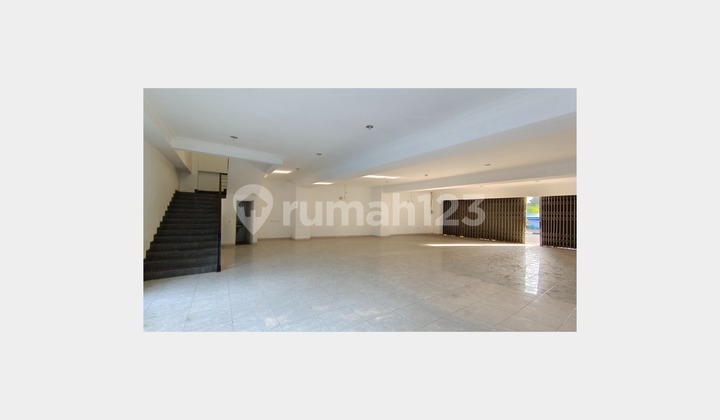 Ruang Usaha 3 lantai Disewakan Jalan Magelang Jogja, lebar Depan 10,5 meter, Parkir Luas di depan dan di belakang, dekat Jogja City Mall JCM, Kampus UGM dan MMTC, RS Sardjito, Terminal Jombor, Borobudur Plaza Ruang Usaha 3 lantai Disewakan Jalan Magelang Jogja, lebar Depan 10,5 meter, Parkir Luas di depan dan di belakang, dekat Jogja City Mall JCM, Kampus UGM dan MMTC, RS Sardjito, Terminal Jombor, Borobudur Plaza