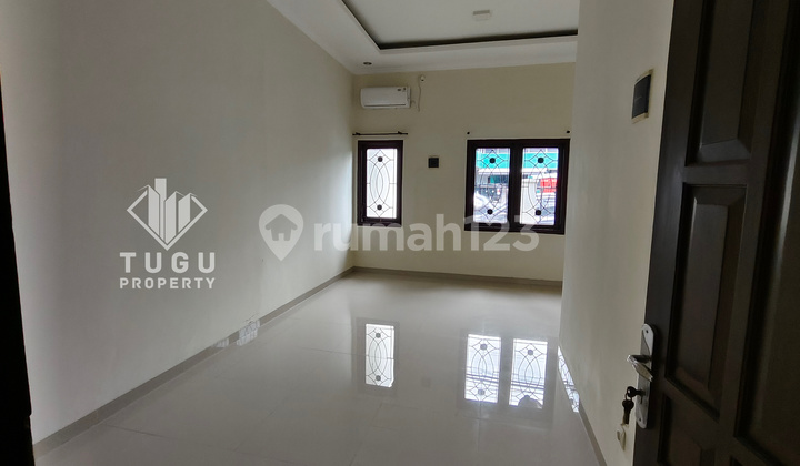 Newly Renovated House for Sale in Jogja, Prime Roadside Location Ideal for Business, Palagan Road-Kaliurang Road Area, Near Hotel Hyatt, Sleman City Hall, Close to Al Azhar School, Yogya International School YIS, STIM Campus, Near Masjid Suciati, Al Hikmah, Entrance. 2