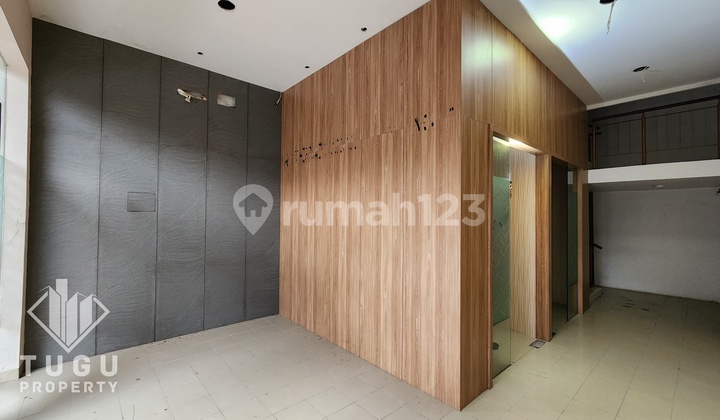 Ruko 4 Lantai Dikontrakkan Solo di Solo Square Jalan Slamet Riyadi, dekat Stasiun Purwosari 2