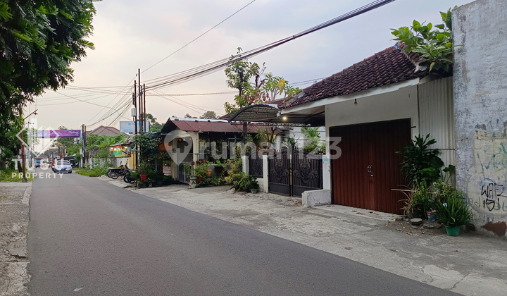 House + Boarding House + Small Kiosk for Sale in Magelang Street Area, Yogyakarta, near UGM Campus, MMTC, Jogja City Mall JCM, Jombor Terminal, Al Azhar School, Budi Utama, Crystal Lotus Hotel, Tentrem Hotel, Indogrosir, Toyota Nasmoco Honda Wuling Daihatsu Dealers 2