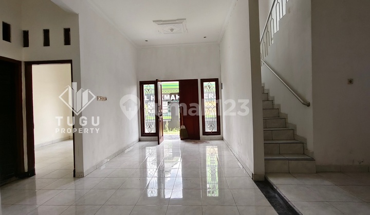 Rumah 6 Kamar Tidur Disewakan Area Jakal-Palagan Jogja, Pinggir Jalan Besar, Cocok untuk Kantor, dekat Kampus STIM YKPN, Hotel Hyatt, Gereja Banteng, Masjid Suciatii, Sekolah Al-Azhar dan YIS 2