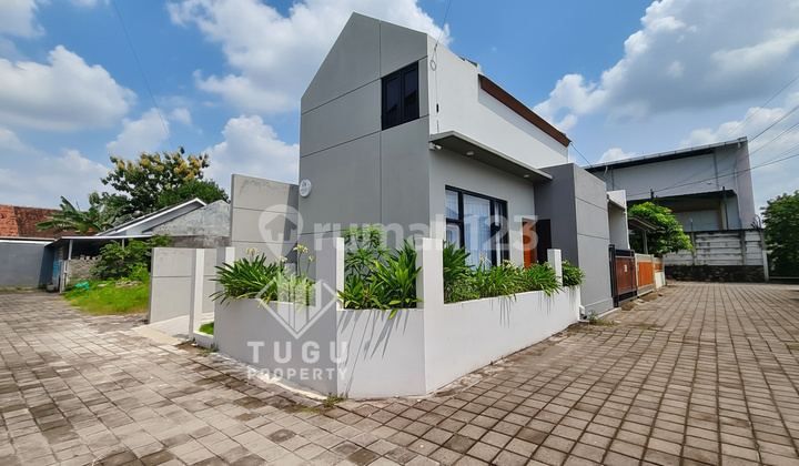 Fully Furnished Ex-Homestay House for Sale in Jogja Kalasan Prambanan, Near Purwomartani Toll Gate, Panti Rini Hospital, Bhayangkara DIY Regional Police Hospital, Rh Medika Circumcision Clinic, Sambisari Temple, Prambanan Temple, Kalasan Sub-District Religious Affairs Office. 2