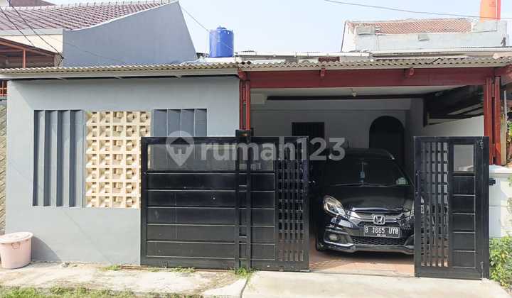 House in Harapan Indah Medan Satria Bekasi