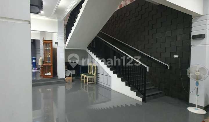 House in the PTB Plot of DKI Pondok Kelapa Duren Sawit East Jakarta 2