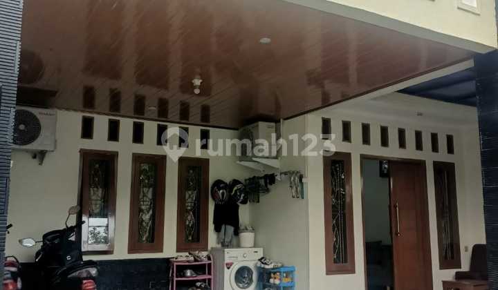 Rumah di Bulevar Hijau Kota Harapan Indah Bekasi