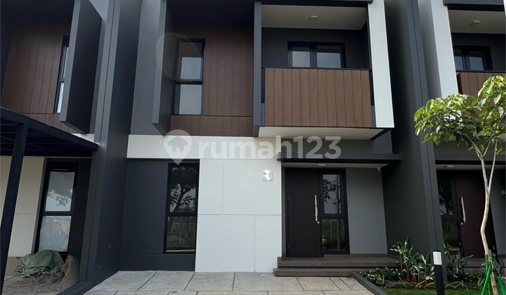 Rumah di Cluster Regia Summarecon Crown Gading