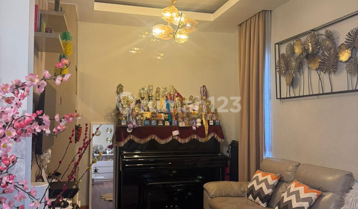 Rumah 2 Lantai di Cluster Burgundy Summarecon Bekasi 2