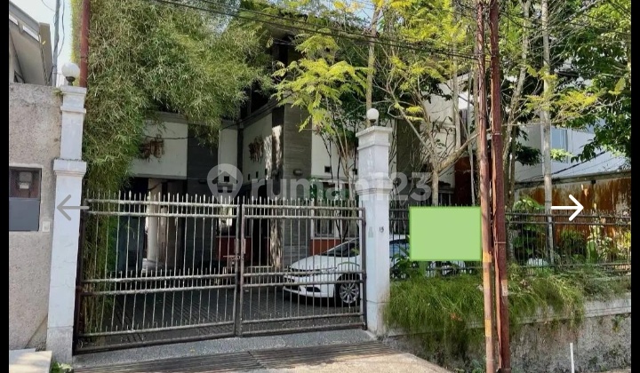 Luxury Beautiful House in Ciumbeuluit Wing, Bandung City 2