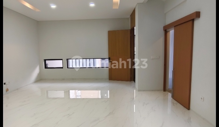 Rumah Mewah Setra Duta Dekat Maranatha Bandung
